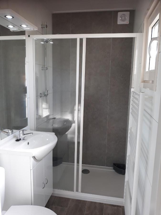 Camping De Duinhoeve Chalet Schelp Not For Companies 니우-함스테더 외부 사진